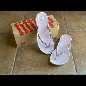 Fit Flop Iqushion 7 Mink / lavendar crystals sandals new